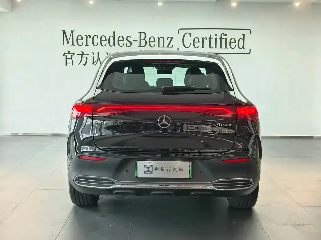 Mercedes-Benz EQE SUV — фото 6