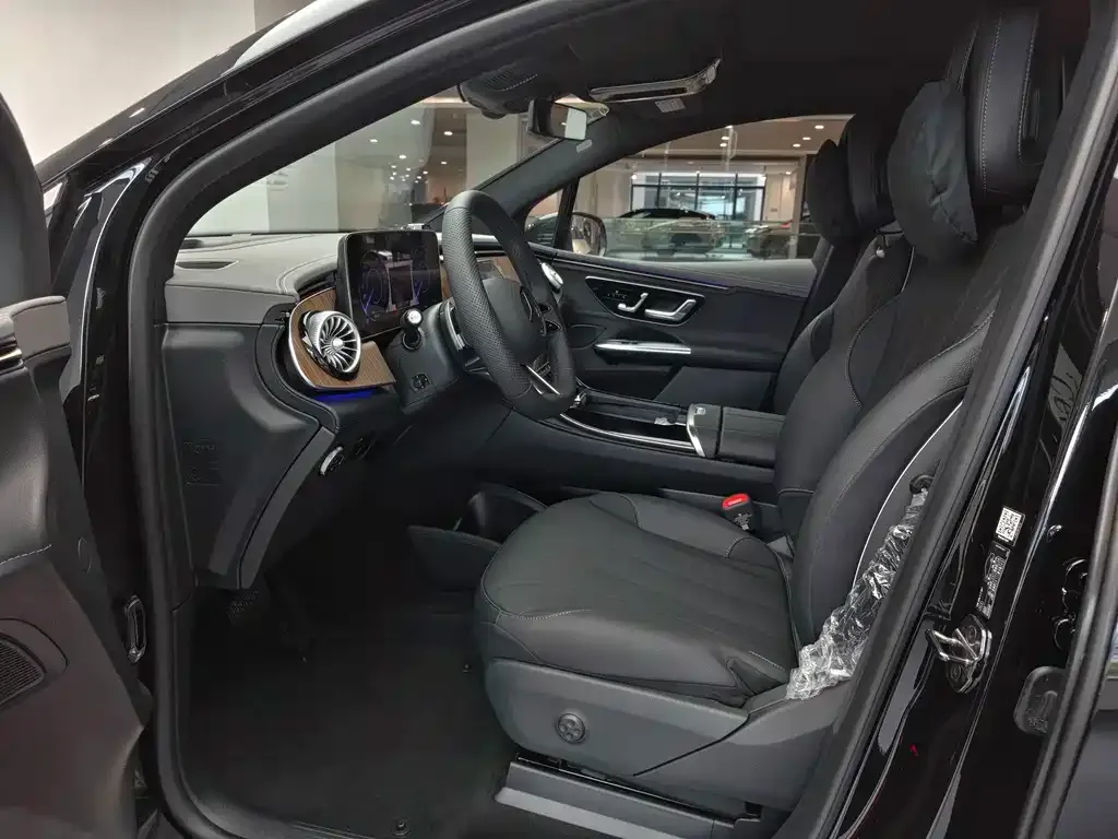 Mercedes-Benz EQE SUV — фото 4