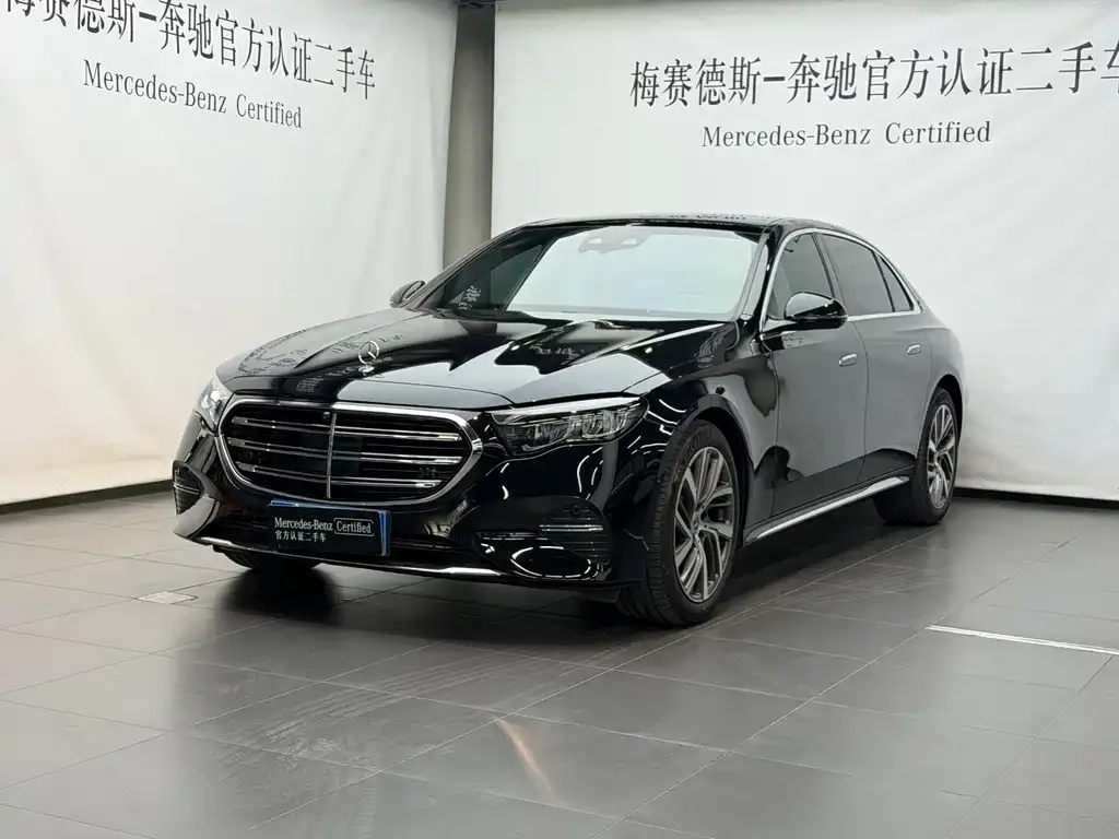 Mercedes-Benz E-Class — фото 1