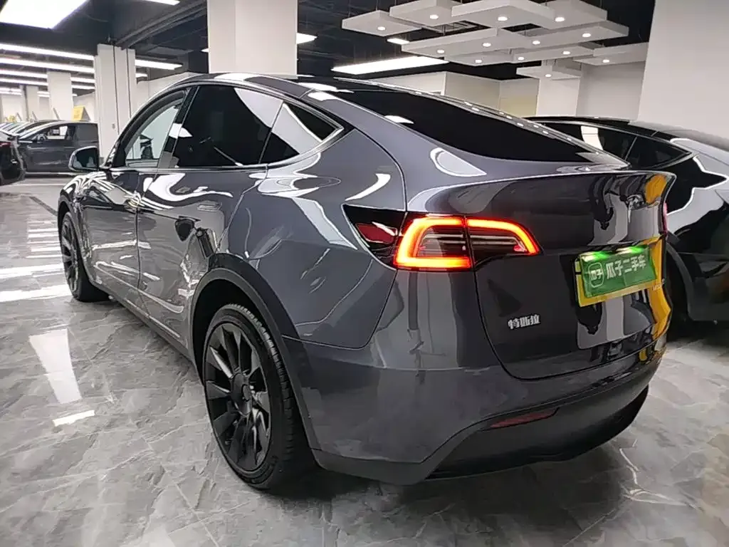 Tesla Model Y — фото 7