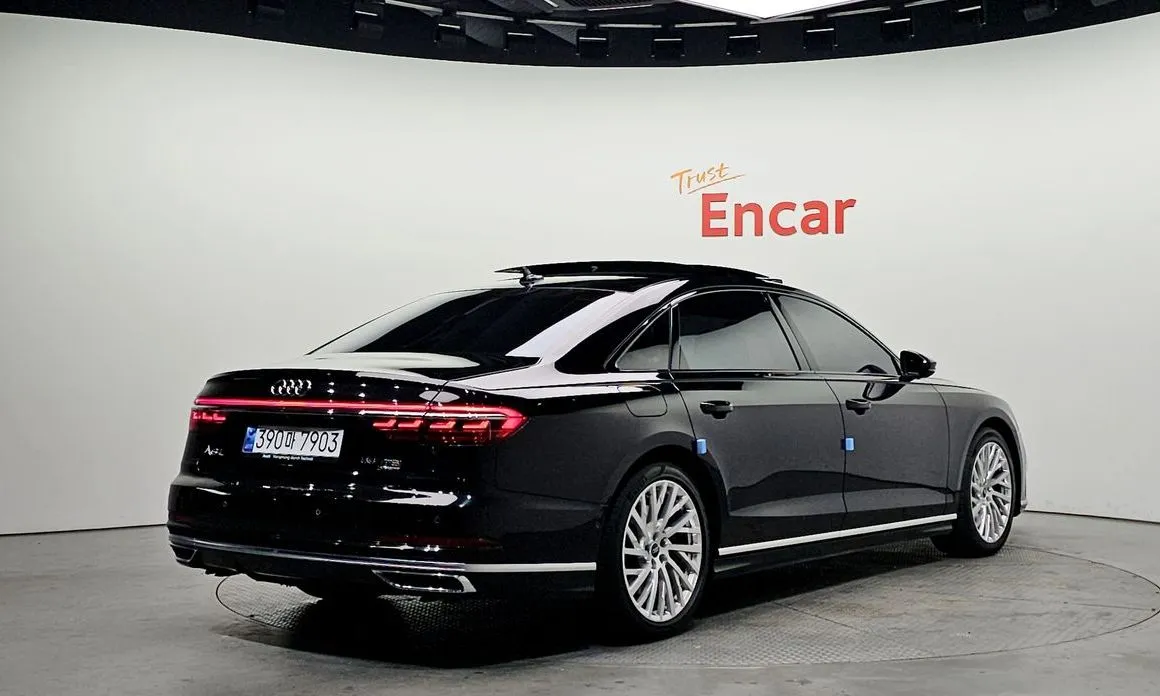 Audi A8 — фото 4