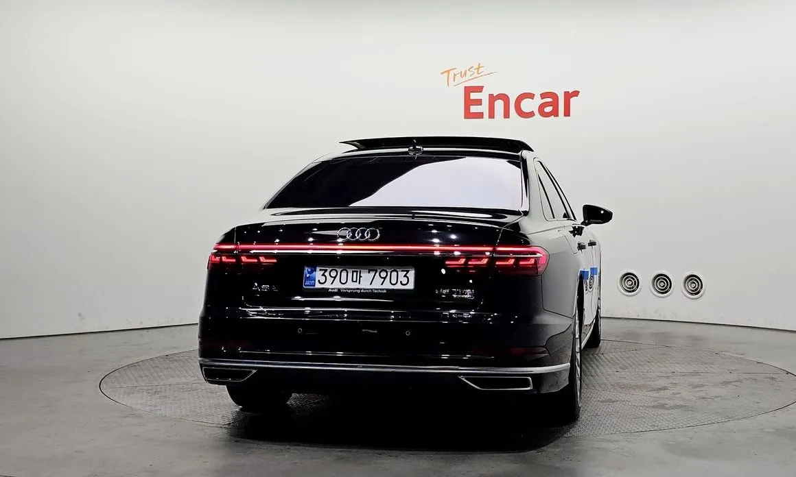 Audi A8 — фото 3