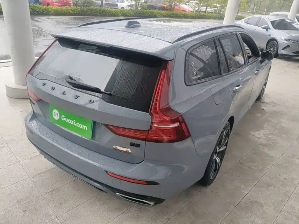 Volvo V60 — фото 10