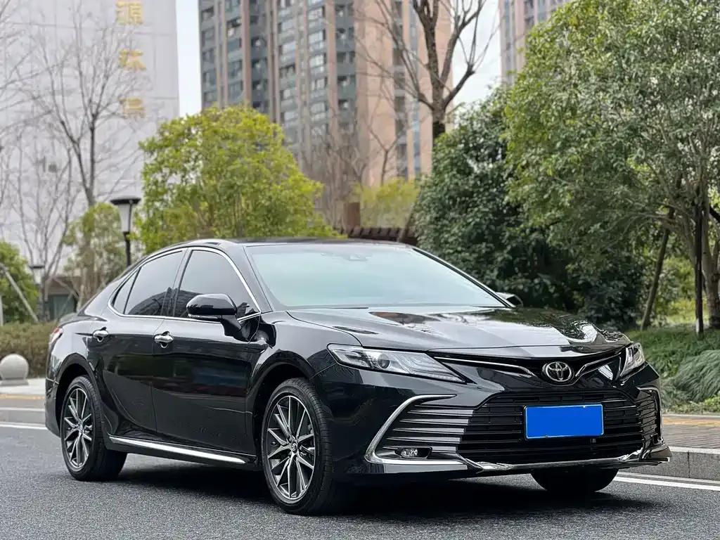 Toyota Camry — фото 4