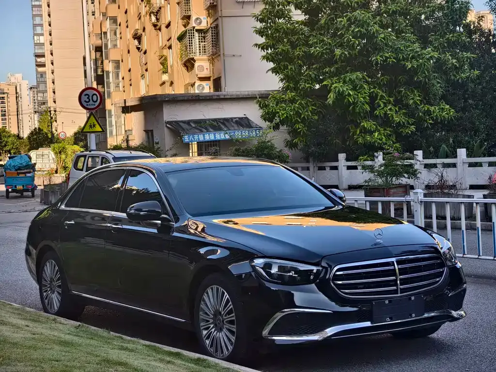 Mercedes-Benz E-Class — фото 3