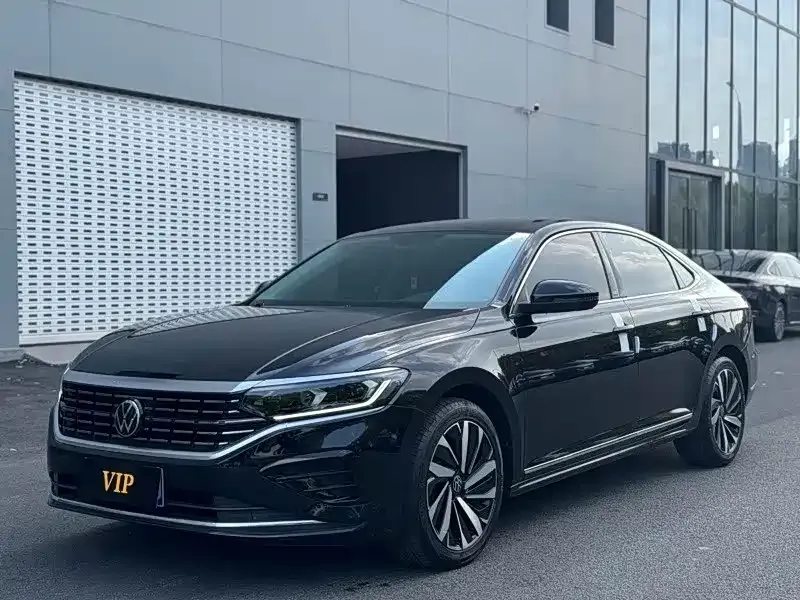 Volkswagen Passat — фото 1