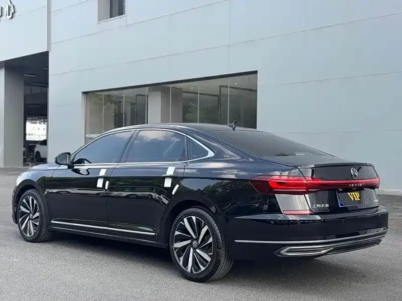 Volkswagen Passat — фото 10