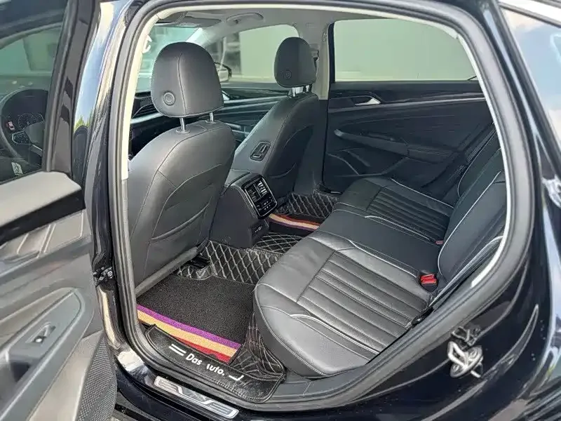Volkswagen Passat — фото 4