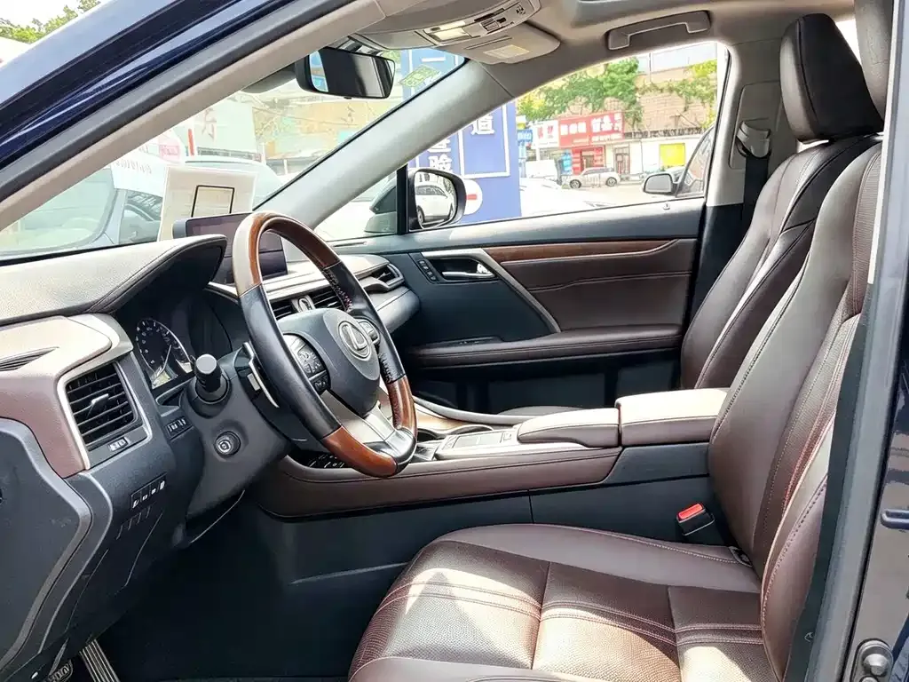 Lexus RX — фото 10