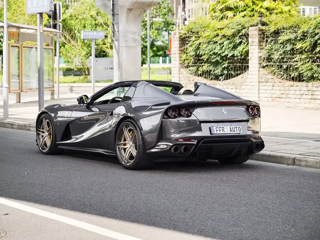 Ferrari 812 — фото 8