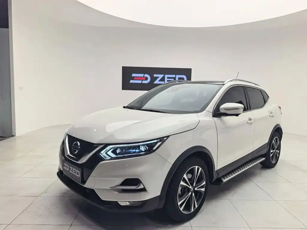 Nissan Qashqai — фото 1