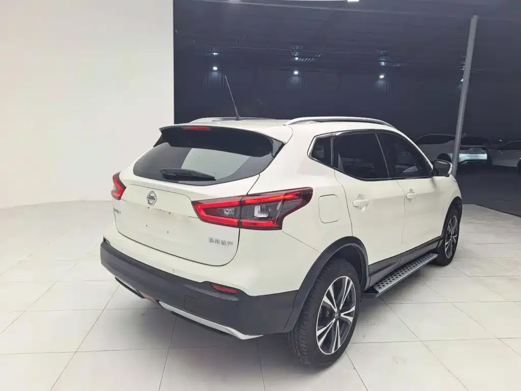 Nissan Qashqai — фото 2