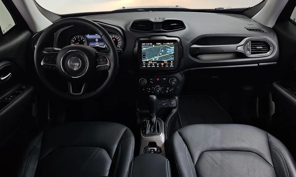 Jeep Renegade — фото 10