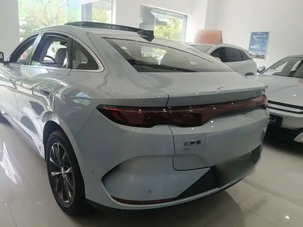 BYD Qin L — фото 6