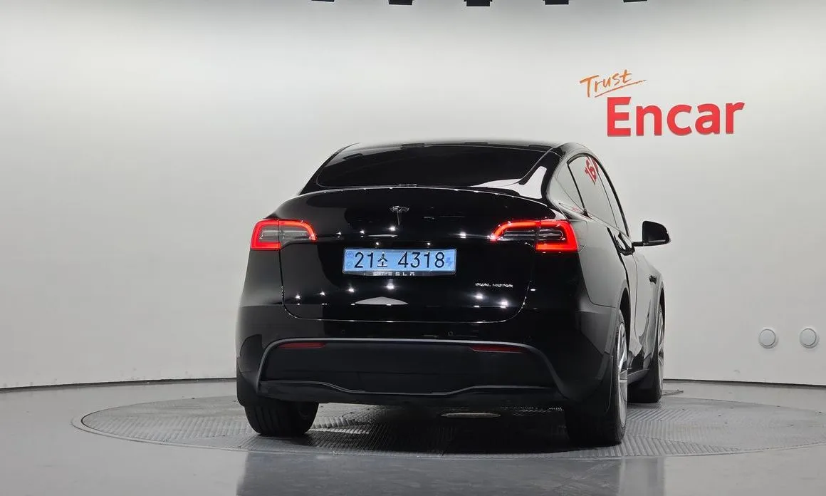 Tesla Model Y — фото 2