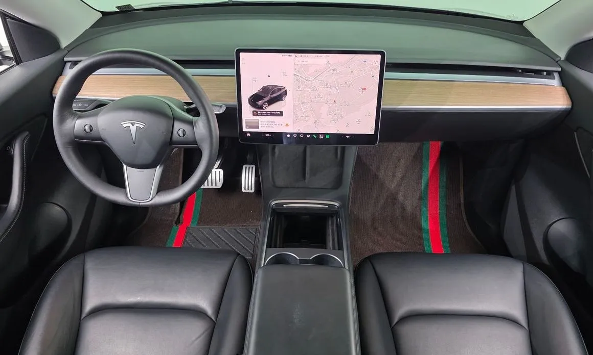 Tesla Model Y — фото 9