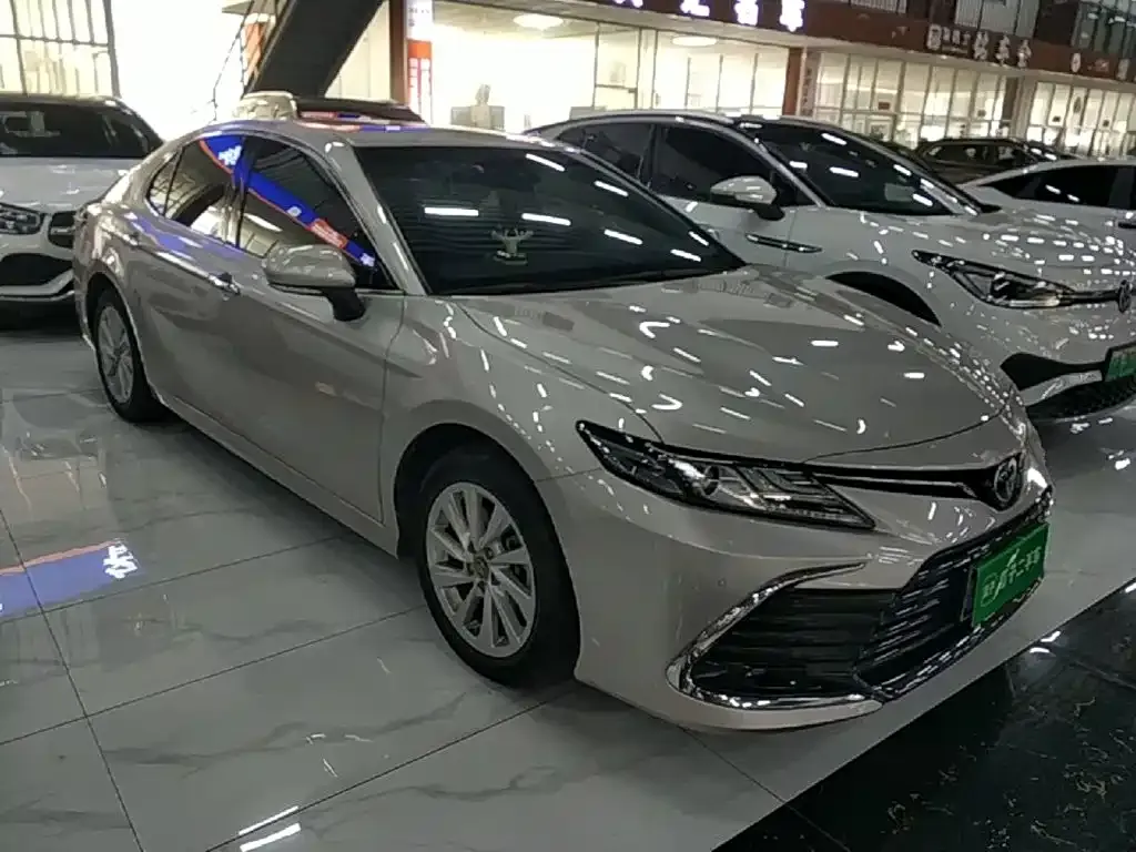 Toyota Camry — фото 10