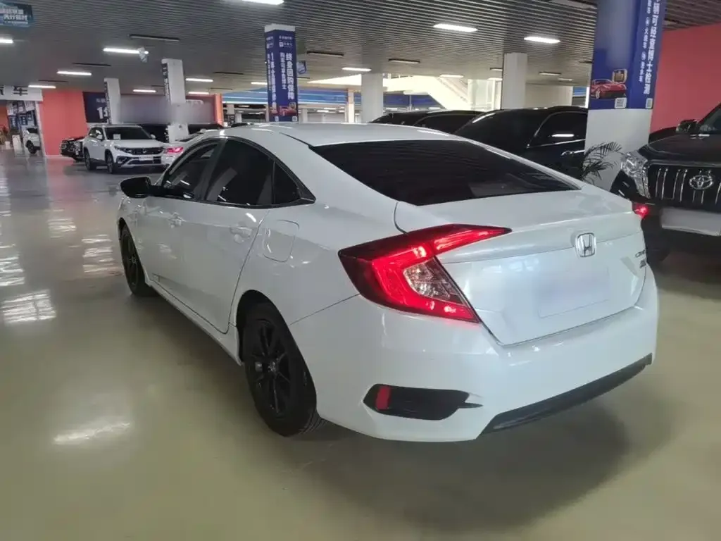 Honda Civic — фото 5