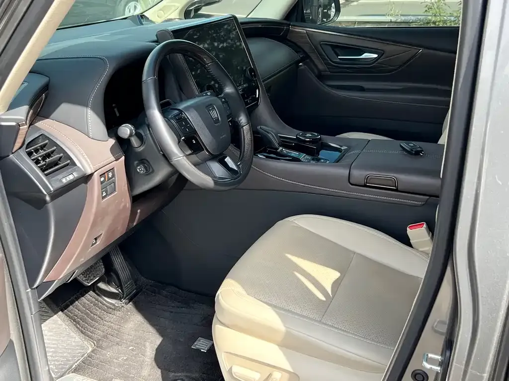 Toyota Vellfire — фото 4