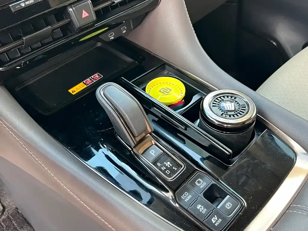 Toyota Vellfire — фото 8