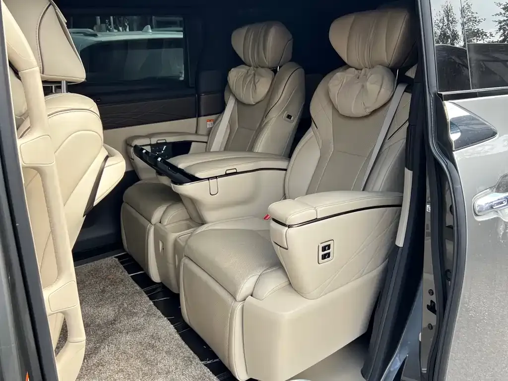Toyota Vellfire — фото 5