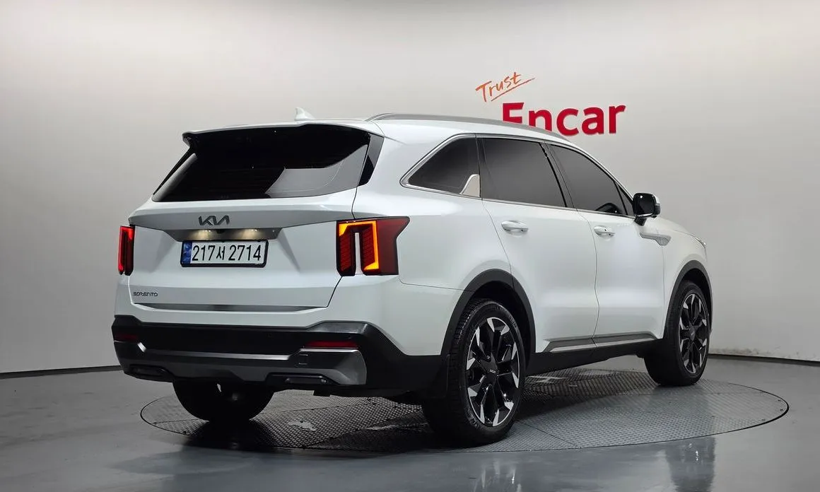 Kia Sorento — фото 5