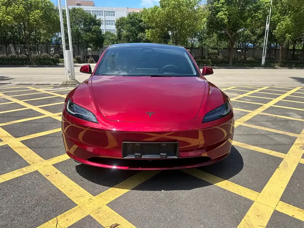 Tesla Model 3 — фото 7