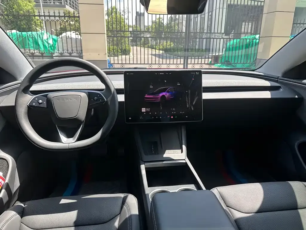 Tesla Model 3 — фото 3