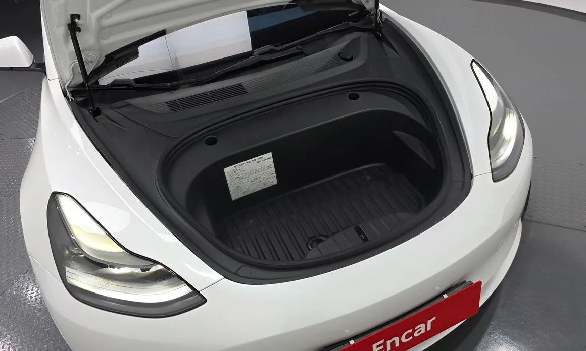 Tesla Model 3 — фото 10