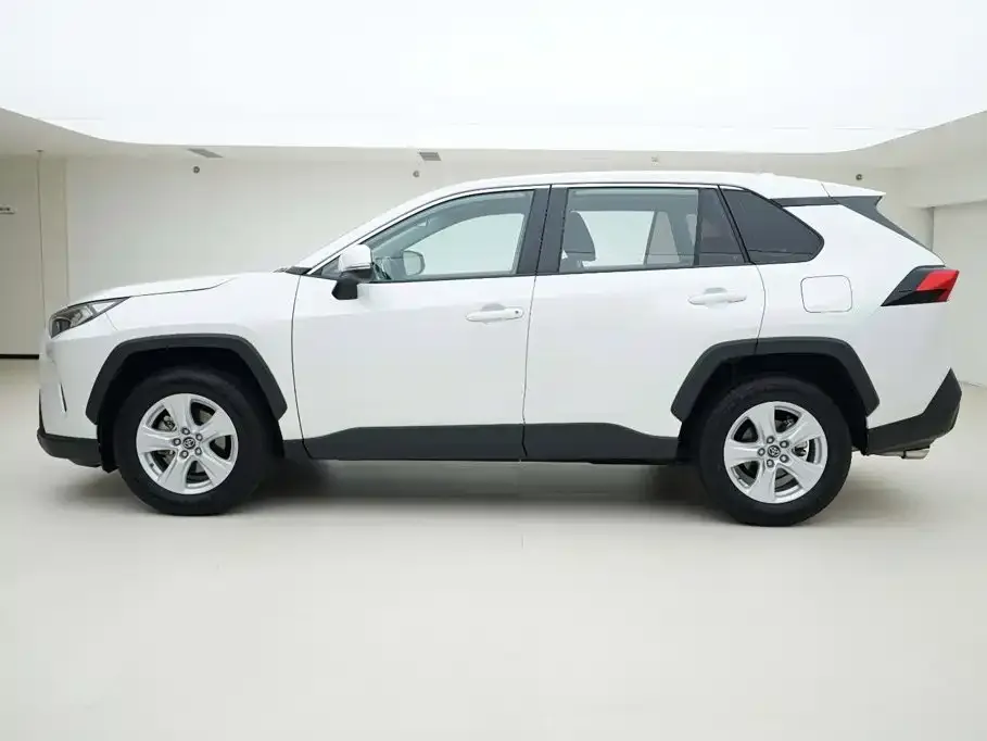 Toyota RAV4 — фото 4
