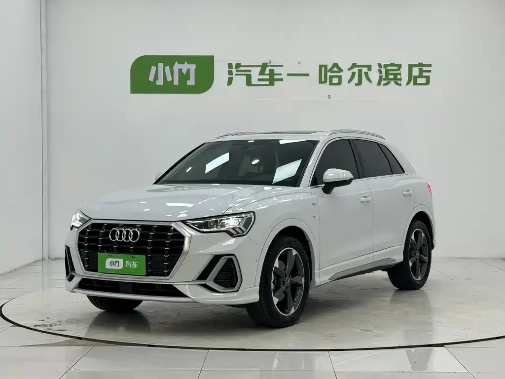 Audi Q3 — фото 1