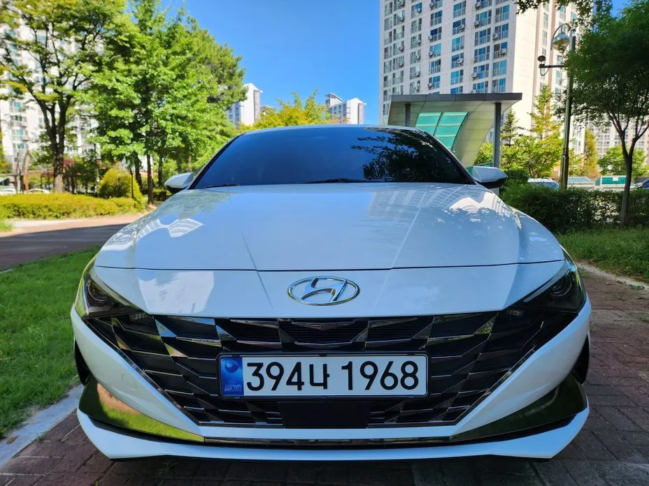 Hyundai AVANTE — фото 1