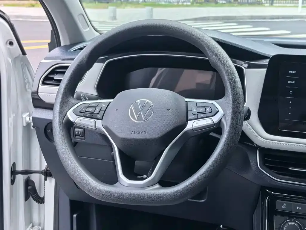 Volkswagen Tharu — фото 3