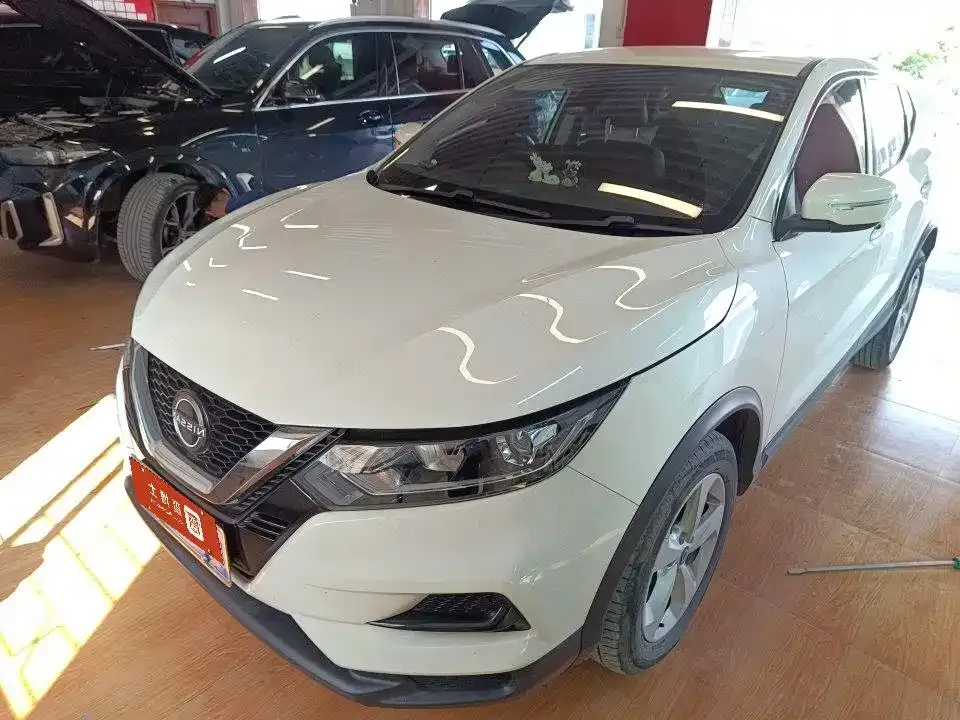 Nissan Qashqai — фото 1