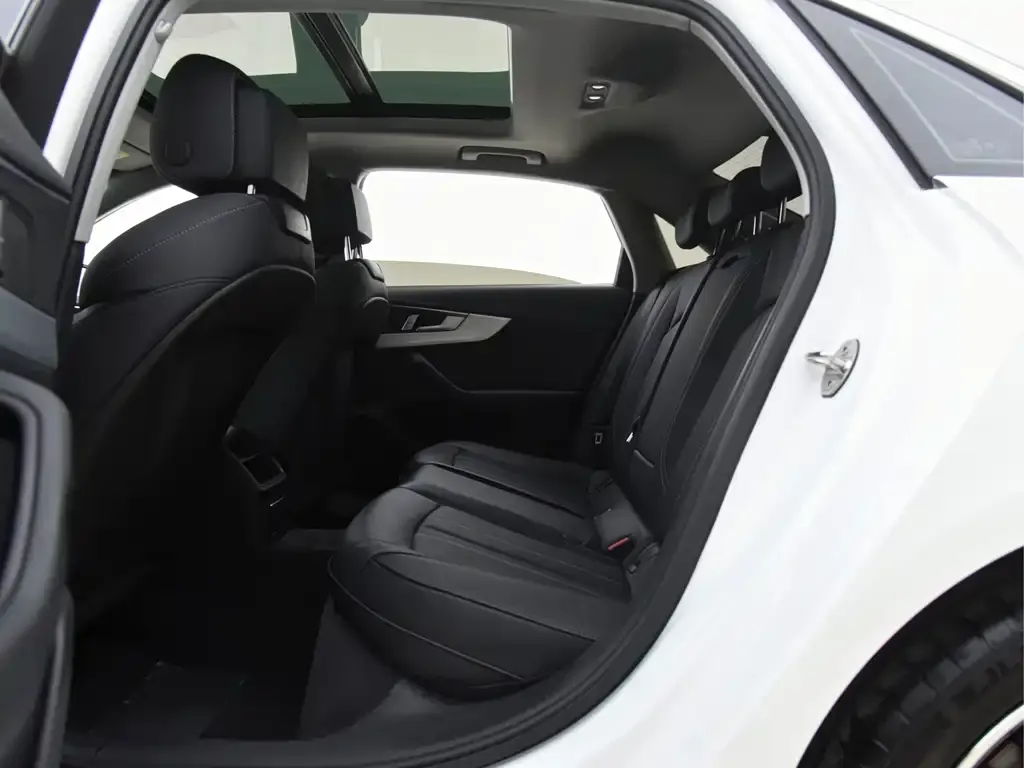 Audi A4L — фото 10
