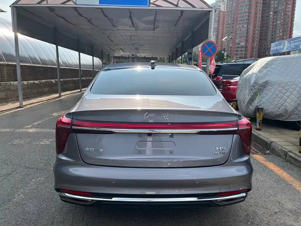 Hongqi H5 — фото 4