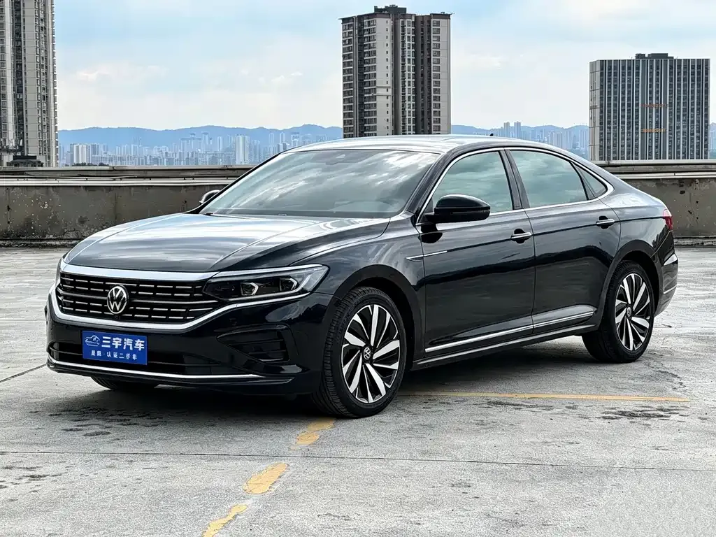 Volkswagen Passat — фото 1