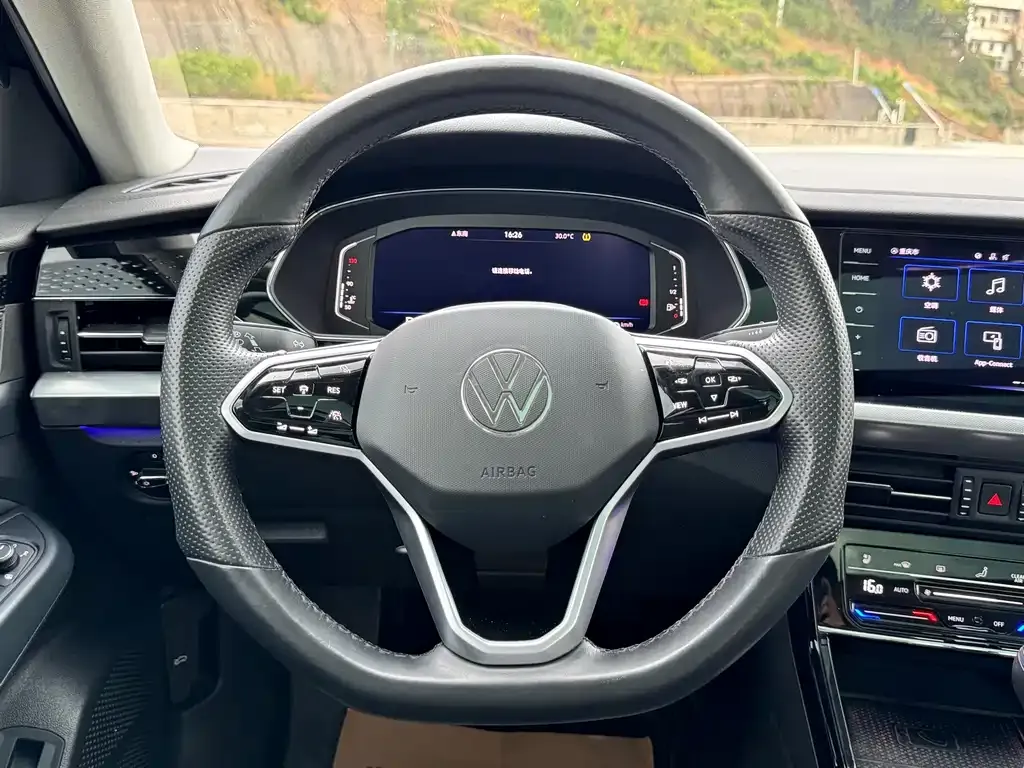 Volkswagen Passat — фото 7