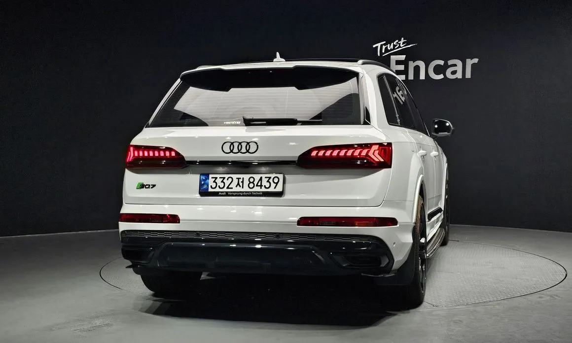 Audi Q7 — фото 3