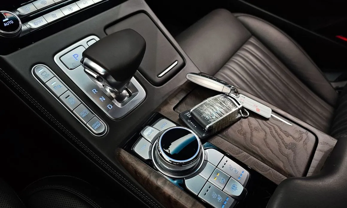 Genesis G90 — фото 8