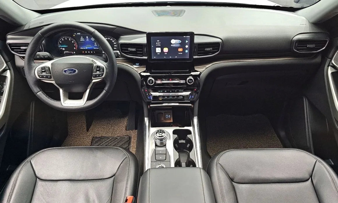 Ford Explorer — фото 9