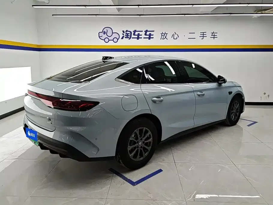 BYD Qin L — фото 10