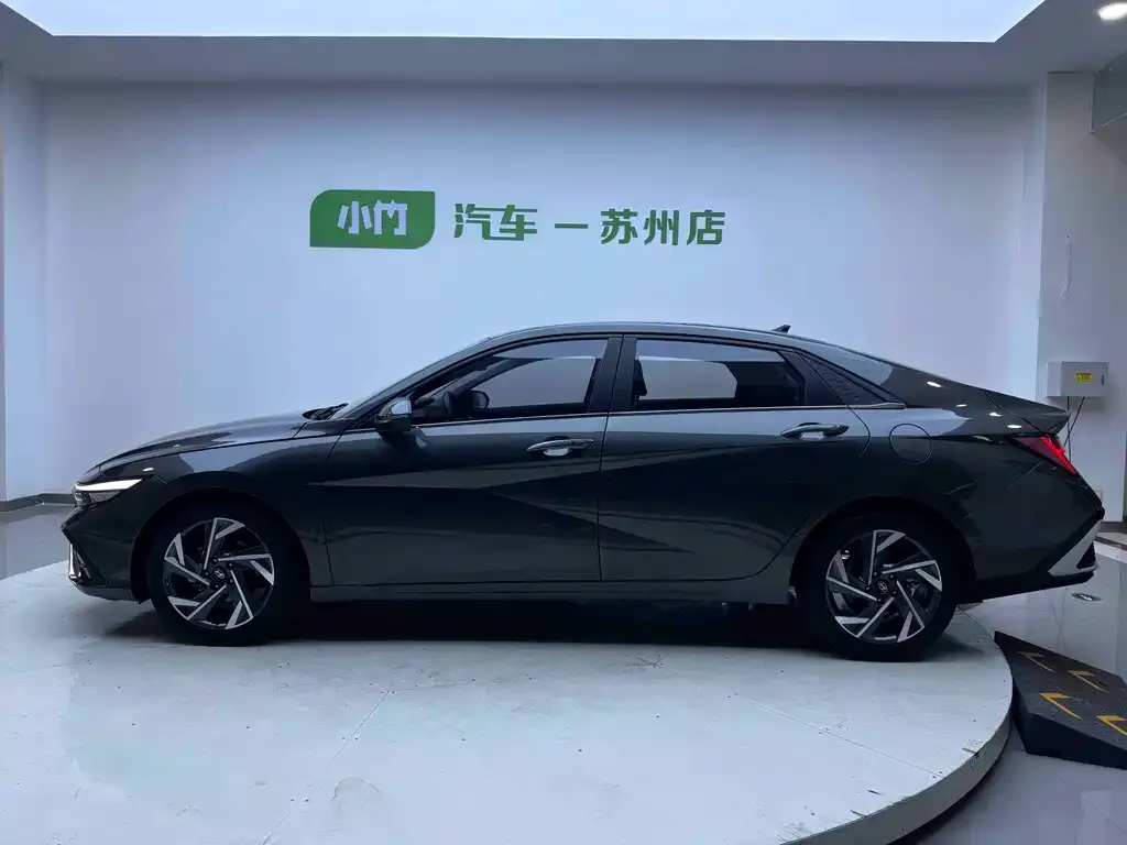 Hyundai Elantra — фото 4