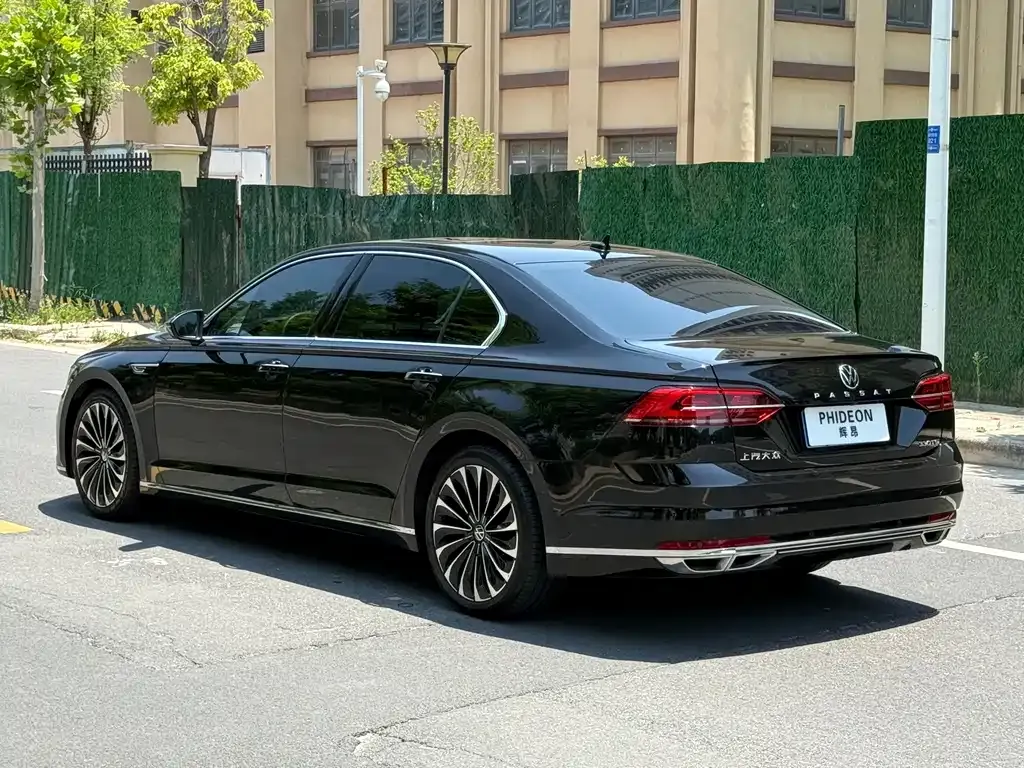 Volkswagen Phideon — фото 9