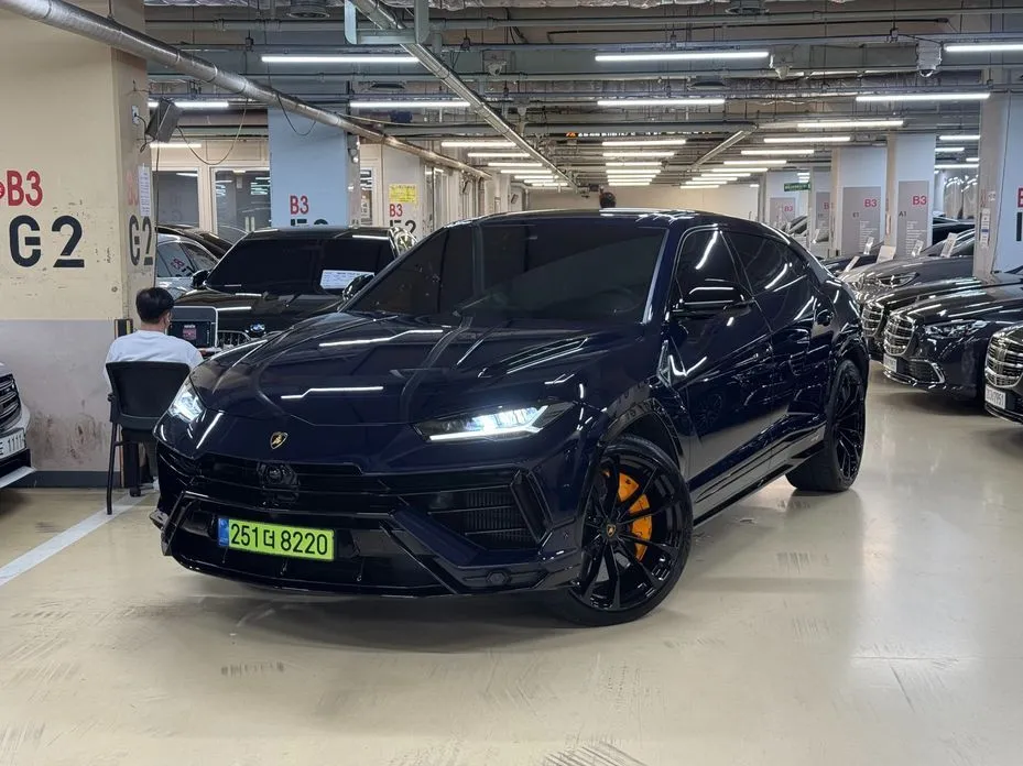 Lamborghini Urus — фото 1