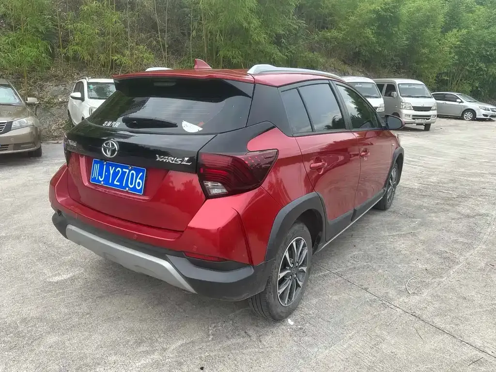 Toyota Yaris L — фото 6