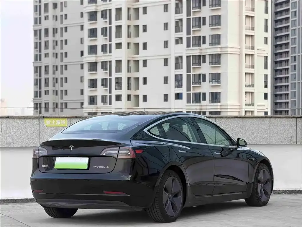 Tesla Model 3 — фото 6