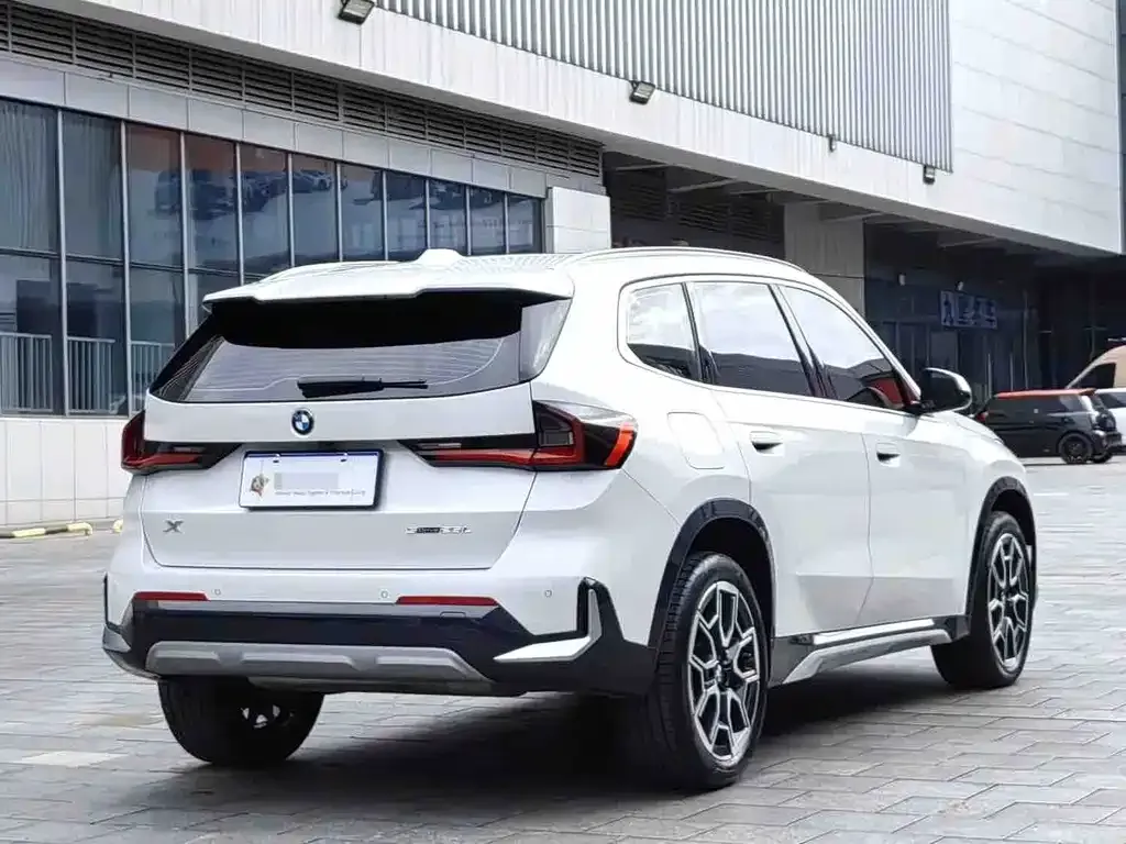 BMW X1 — фото 9