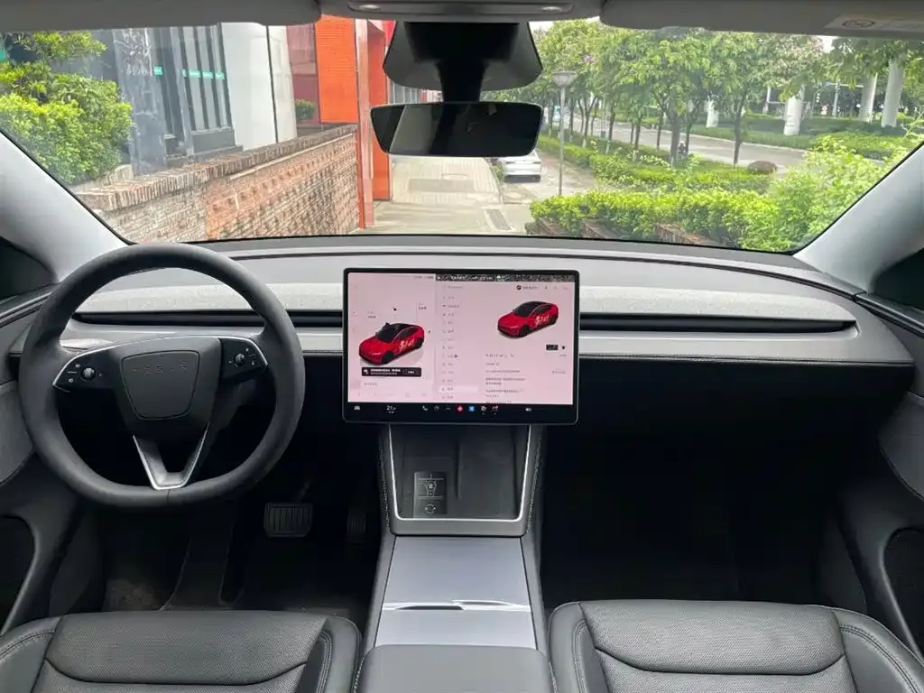 Tesla Model Y — фото 5