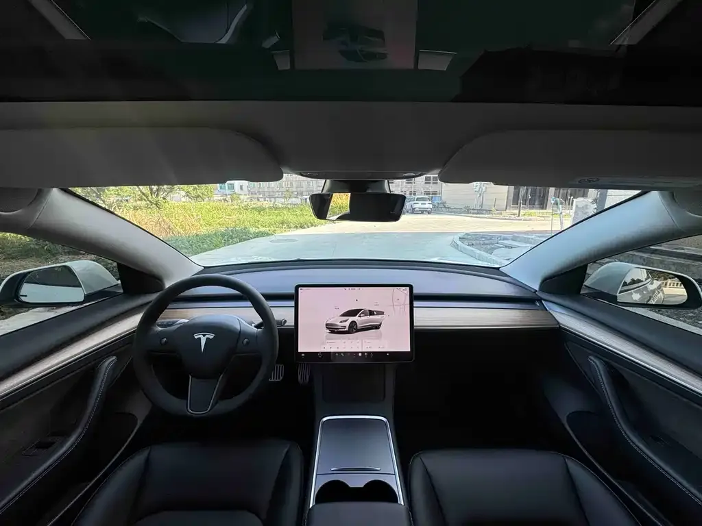Tesla Model 3 — фото 8